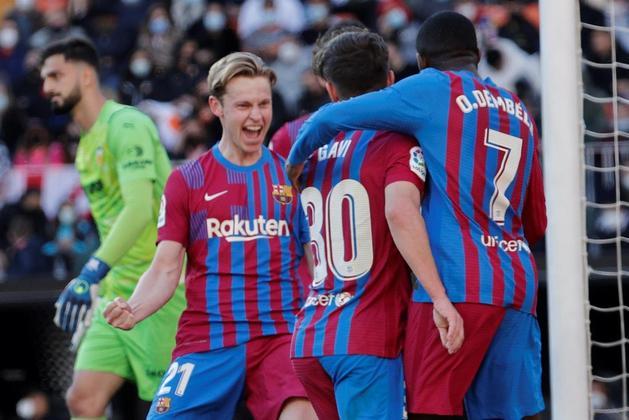 Pelo Campeonato Espanhol, o Barcelona foi até o Estádio de Mestalla para visitar o Valencia, e o time de Xavi Hernández venceu os Morcegos por 4 a 1. Aubameyang (duas vezes), Frenkie de Jong e Pedri marcaram para os catalães. Soler descontou para o time da casa