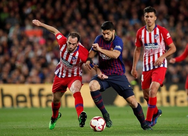 Pelo Campeonato Espanhol, o Barcelona enfrentou o Alt&Atilde;&copy;tico de Madri, no Camp Nou, e conseguiu comemorar somente nos &Atilde;&ordm;ltimos minutos de jogo