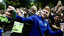 Boca Juniors desembarca no Rio de Janeiro e é recebido com festa em hotel