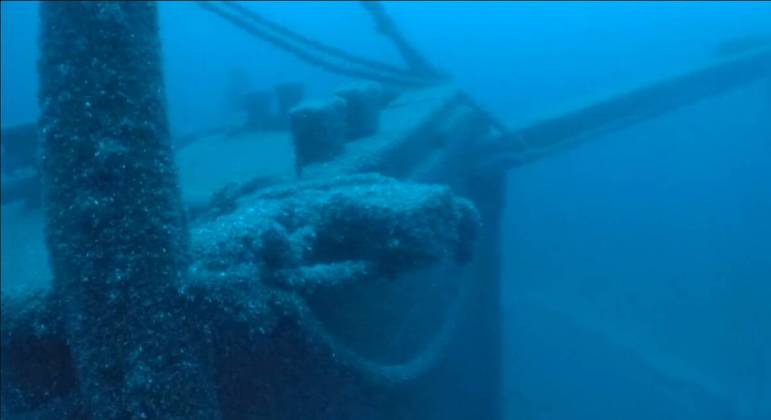 Cinco dos sete tripulantes da embarcação morreram no naufrágio