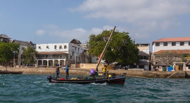 Diferente de outros locais históricos da costa da África oriental, Lamu é habitada continuamente há séculos