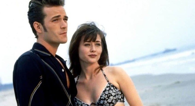 Dylan e Brenda na série dos anos 90