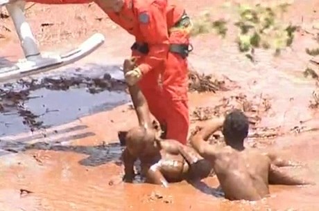 VÃtima foi resgatada da lama