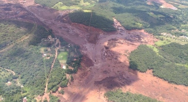 Lama da barragem tomou Brumadinho (MG)