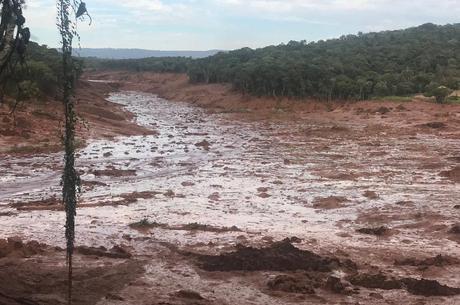 Vítimas que rompimento recebem repasses da Vale