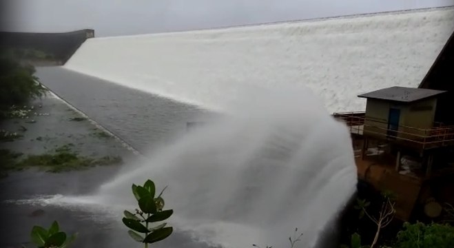 Barragem se rompeu nesta quinta-feira (11), no interior da Bahia