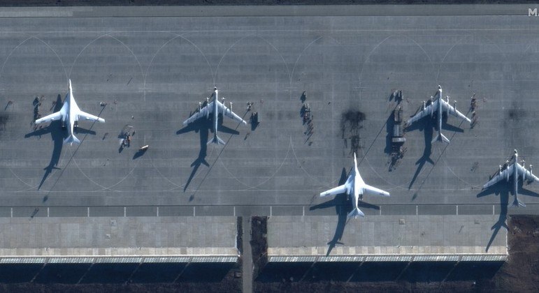 Vista aérea da base russa de Engels, que Moscou afirma ter sido atacada pela Ucrânia