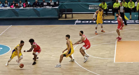 Seleção masculina de basquete vence Porto Rico e passa invicta