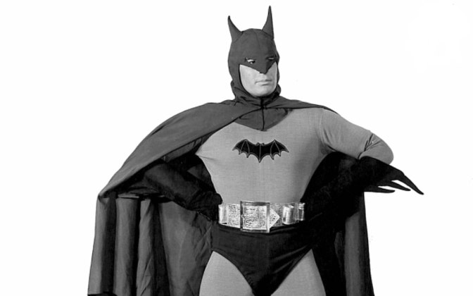 Saiu o novo uniforme do Batman; qual você acha o melhor de todos? - Fotos -  R7 Odair Braz Jr