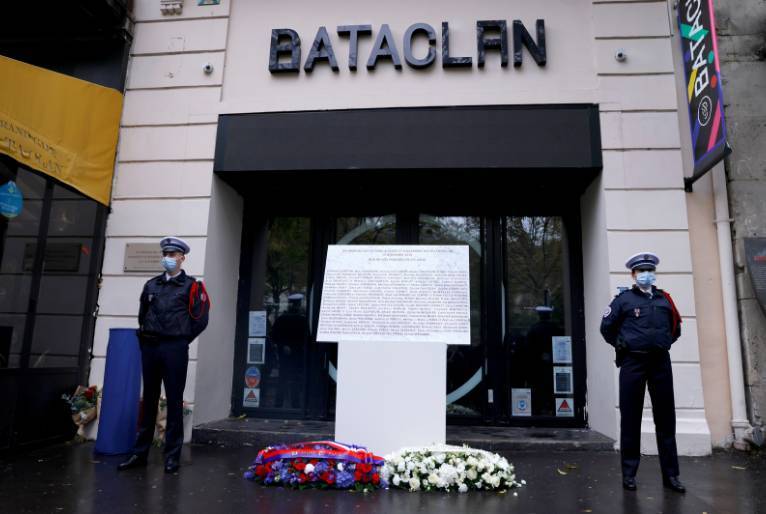 La France se souvient de six ans d’attentats à Paris – Photo