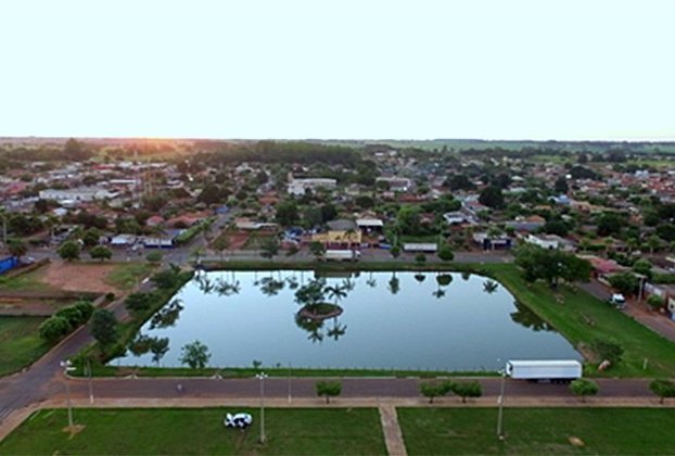 Batayporã (Mato Grosso do Sul) - Cidade com 11.300 habitantes numa área de 2.000 km², a 334m de altitude e 313 km de distância da capital Campo Grande. 