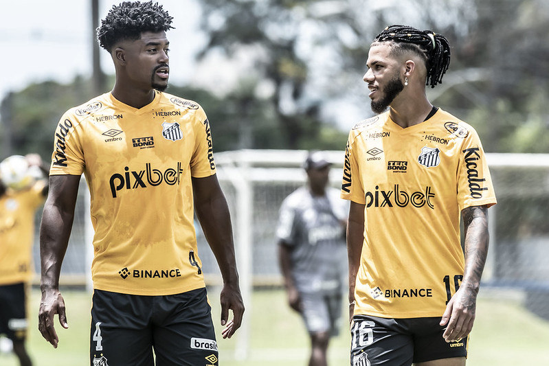 Santos contrata Bryan Angulo - Conheça o novo centroavante do