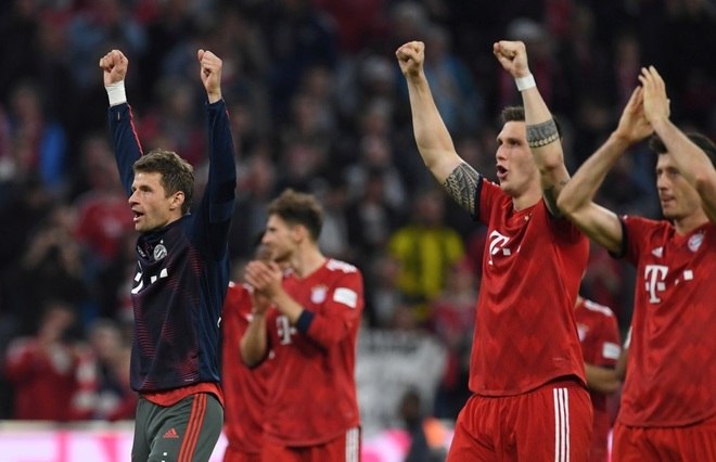 Com a vit&Atilde;&sup3;ria, o Bayern chegou aos 64 pontos, um a mais que o pr&Atilde;&sup3;prio Borussia, e reassumiu a lideran&Atilde;&sect;a da Bundesliga