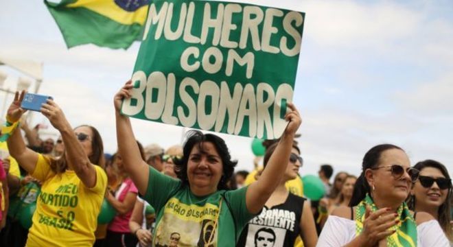 Entre o público feminino, Jair Bolsonaro tem 27% das intenções de voto, segundo pesquisa Datafolha