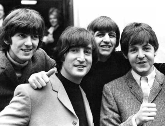 Beatles - Banda de rock britânica que explodiu e se manteve nas alturas entre 1960 e 1970, tornando-se mito do rock, o grupo mais cultuado no cenário musical: John Lennon, Paul McCartney, George Harrison e Ringo Starr. 