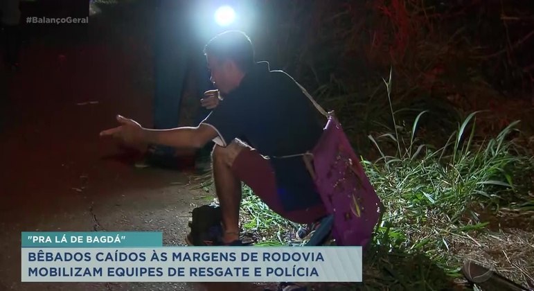 Homens bêbados caem às margens de rodovia e mobilizam socorristase Polícia  em Franca - RecordTV Interior SP - R7 Balanço Geral