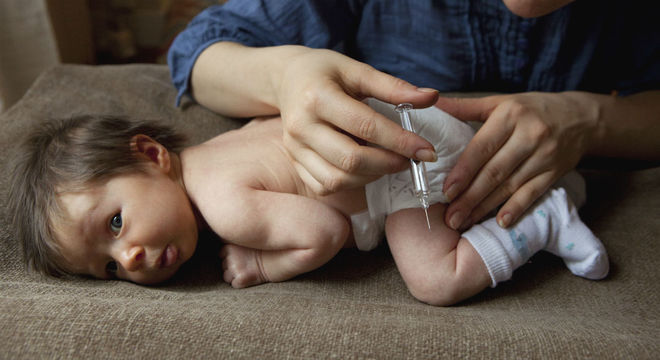 A vacina, para alguns tipos de meningite, é ministrada a partir dos 3 meses