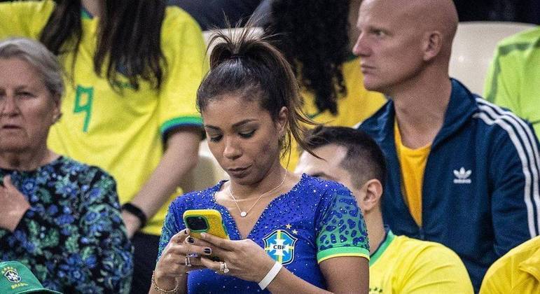 Esposa de Thiago Silva rebate críticas à seleção brasileira