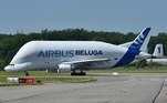 A primeira visita ao Brasil do Airbus A300-600ST, carinhosamente chamado de Beluga pela semelhança com a baleia, mexeu com os ânimos dos fãs da aviação. O cargueiro de empresa aérea europeia, que trouxe ao país um helicóptero, passou pelos aeroportos de Fortaleza e Viracopos. O design icônico do Beluga, porém, é só uma das belezas da aviação contemporânea