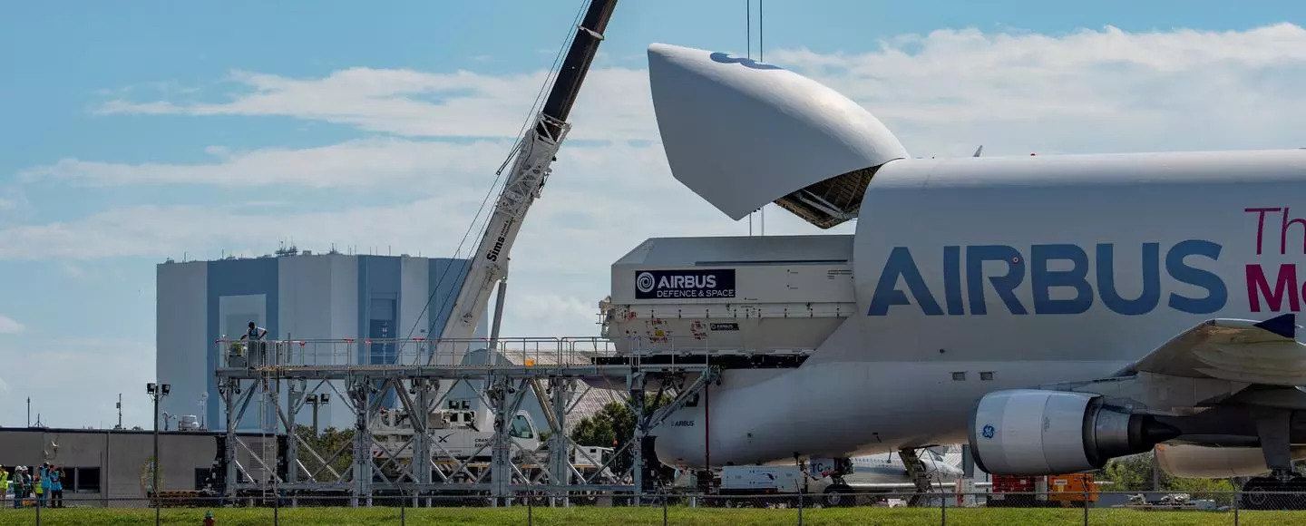 Beluga: entrega de satélite da Airbus ao Kennedy Space Center