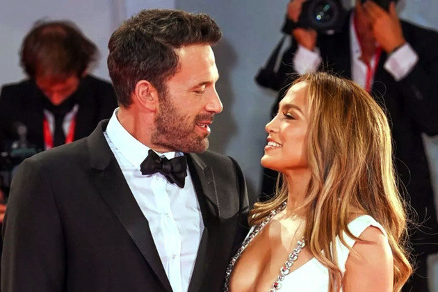 Ben Affleck e Jennifer Lopez - Começaram a namorar em 2002 e logo ficaram noivos. Em 2003, adiaram o casamento na véspera da cerimônia alegando interferência da imprensa. Se separaram em 2004. Ambos se envolveram com outras pessoas. Em julho de 2021, reataram a relação. 