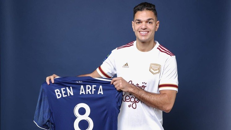 Ben Arfa (meia-atacante — francês - 34 anos): sem clube desde julho de 2021.