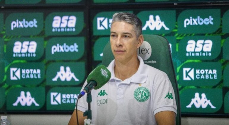 Ben-Hur, técnico interino do Guarani, em coletiva de imprensa após o dérbi