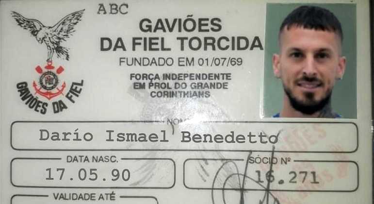 Atacante do Boca sofre com torcida do Corinthians nas redes sociais