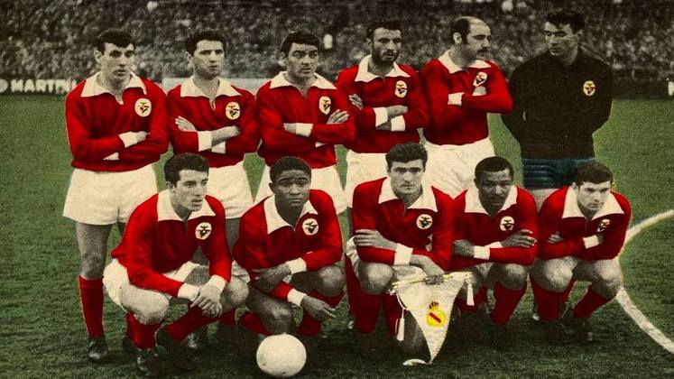 Benfica: 2 títulos (1960-61 e 1961-62 [foto])