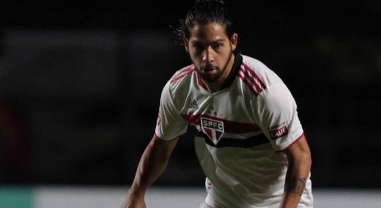 Benítez - emprestado pelo Independiente-ARG, o meia de 27 anos tem valor estimado em 4 milhões de euros (cerca de R$ 24,6 milhões). Seu contrato com o São Paulo vai até o final dessa temporada.