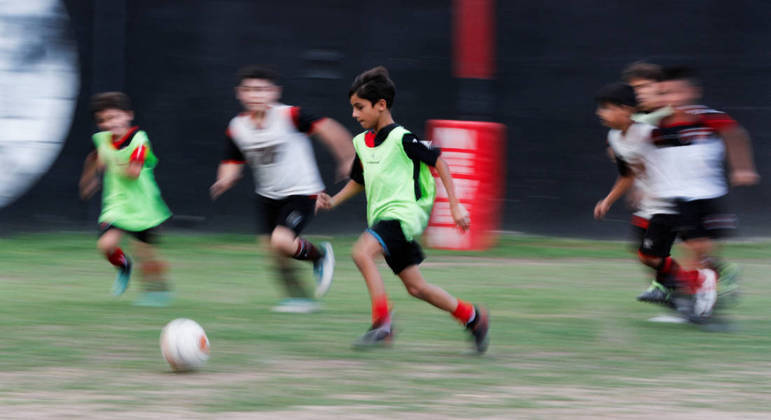 Como o pequeno Benjamin Lebie, de 8 anos, que treina para, quem sabe, repetir Messi em uma final de Copa do Mundo no futuro