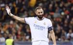 Benzema não compareceu ao Tribunal de Versalhes, em Paris. O advogado Antoine Vey alegou 'motivos profissionais', já que ele disputou um jogo da Liga dos Campeões da Europa na Ucrânia, na terça, e precisaria se preparar para o clássico contra o Barcelona no próximo domingo