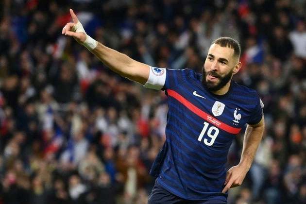 BENZEMA - Atual melhor jogador do mundo, o atacante francês disputou apenas a Copa do Mundo de 2014. Naquela ocasião, a França foi eliminada nas quartas de final. O atacante foi convocado para o Mundial do Qatar, mas foi cortado por lesão. 