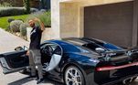 A Bugatti Veyron, avaliada em R$ 12 milhões, é um dos xodós do jogador