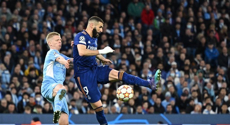 Benzema descontou para o Real Madrid no primeiro tempo. Gol deu ânimo aos espanhóis