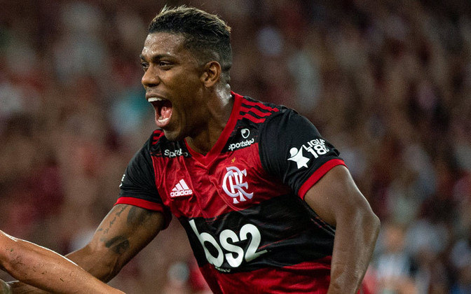 Berrío (29 anos) - O atacante colombiano tem contrato com o Flamengo até 31 de dezembro desse ano, e pode assinar um pré-contrato. Seu valor de mercado é de 1,6 milhões de euros (cerca de R$ 9 milhões), segundo o Transfermarkt.