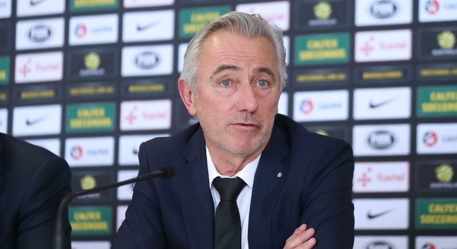 Bert van Marwijk deixará o comando da Austrália após a Copa de 2018