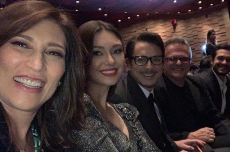 Beth viu o filme na companhia dos colegas de trabalho