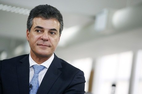 Beto Richa é acusado de corrupção em licitação