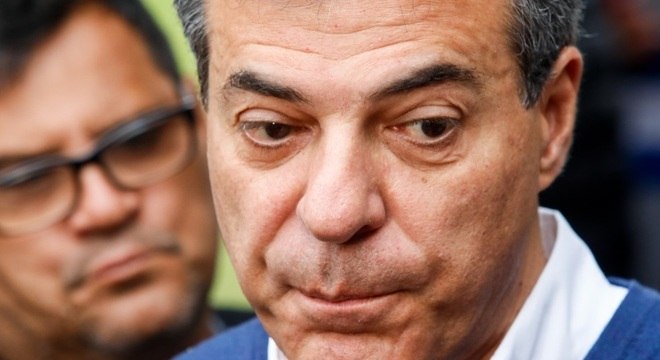 Beto Richa e outros ex-governadores recebe R$ 30.471,11 por mês