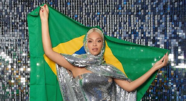 Beyoncé leaves Salvador after a surprise trip and stands wrapped in the Brazilian flag – Entertainment