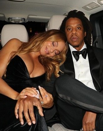 Beyoncé e Jay-Z se casaram em 2008, sendo que em 2010 tiveram a honra de serem classificados como o casal mais poderoso do mundo pelo Guinness. 