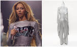 Voltando ao conceito muito brilho e pouca cor, Beyoncé nos apresenta um modelo de cetim todo cravejado em cristais brancos, exclusivo da espanhola Loewe, e um top estruturado impresso em 3D