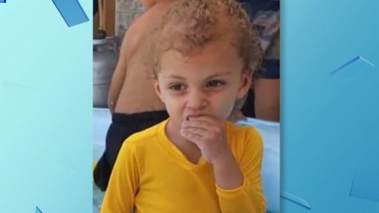 Os suspeitos deram versões diferentes em seus relatos na delegacia. A menina teria passado mal entre 22h30 à meia-noite, cada um disse um horário. De qualquer forma, Michel já estaria em casa nesse intervalo de tempo e não ouviu nada. Beatriz foi socorrida por volta das 4h da manhã e o tio só soube que a sobrinha havia morrido 8 horas depois 