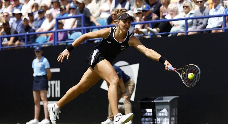 Bia Haddad encerrou sua participação em Wimbledon após derrota nas duplas femininas e nas mistas