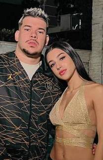 Bia Miranda se declara a Buarque no aniversário do DJ: 'Parece que você está comigo há anos' (Reprodução/Instagram)