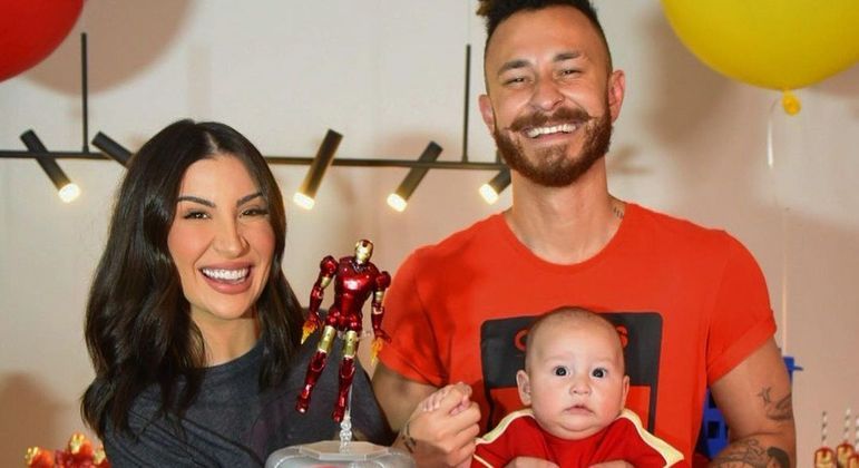 Bianca Andrade e Fred são pais de Cris, de 4 meses
