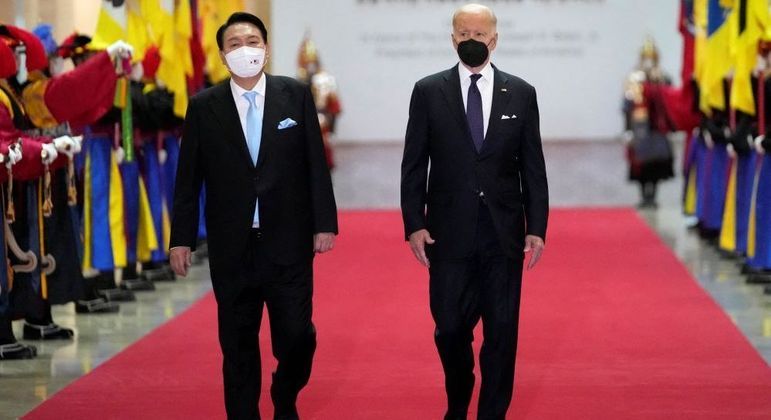 Presidente Yook Suk-yeol, da Coreia do Sul, e o presidente Joe Biden, dos EUA, se reúnem para almoço no National Museum of Korea, neste sábado (21)