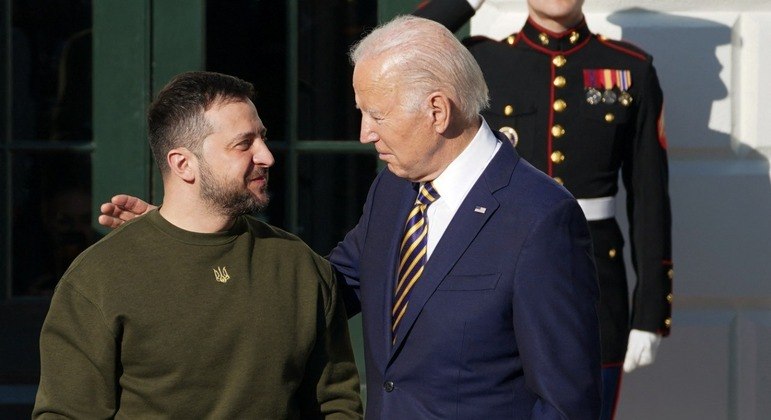 O encontro mais aguardado com políticos internacionais aconteceu entre Zelenski e o presidente dos Estados Unidos, Joe Biden. O ucraniano visitou Washington no fim de dezembro, enquanto o líder norte-americano foi até Kiev nesta semana