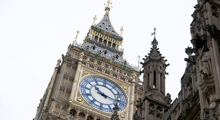 Em reforma, Big Ben volta a tocar em Londres